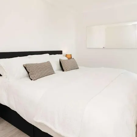 Apartment Immaculate Fully-equipped Two-bedroom In With An Amazing Panoramic View!